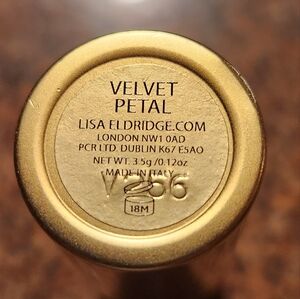 Lisa Eldridge velvet petals lipstick